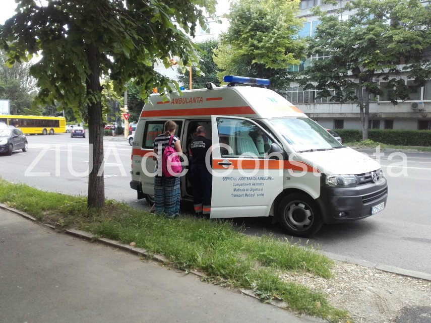 panica pe linia ratc 100 gara mamaia un autoturism s a ciocnit cu un autobuz plin de calatori galerie panica pe linia ratc 100 gara mamaia un autoturism s a ciocnit cu un autobuz plin de calatori galerie