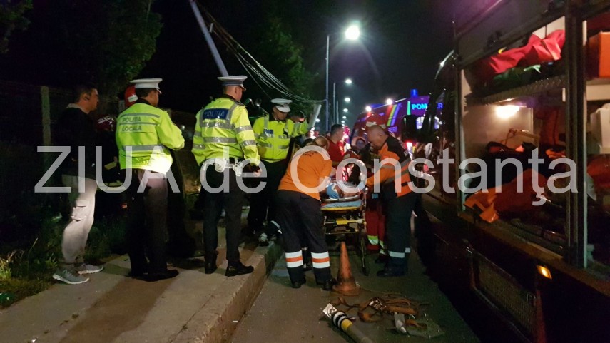 accident rutier grav in municipiul constanta cu victima incarcerata masina rasturnata pe bulevardul aurel accident rutier grav in municipiul constanta cu victima incarcerata masina rasturnata pe bulevardul aurel