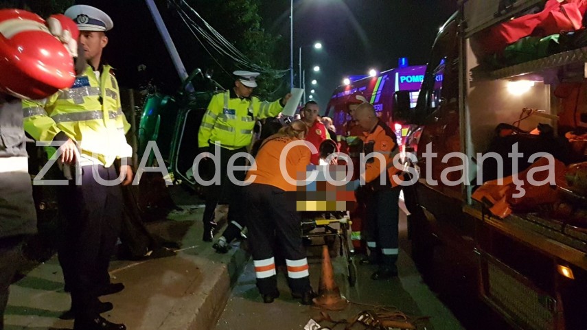 accident rutier grav in municipiul constanta cu victima incarcerata masina rasturnata pe bulevardul aurel accident rutier grav in municipiul constanta cu victima incarcerata masina rasturnata pe bulevardul aurel