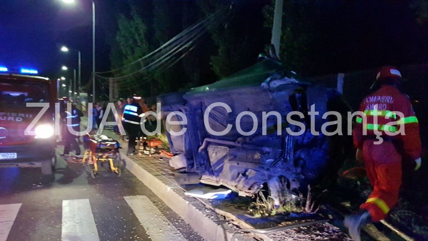 accident rutier grav in municipiul constanta cu victima incarcerata masina rasturnata pe bulevardul aurel accident rutier grav in municipiul constanta cu victima incarcerata masina rasturnata pe bulevardul aurel