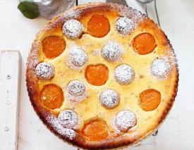 Tartă cu caise și amaretti