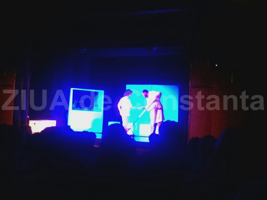 un tulburator zbor deasupra unui cuib de cuci rasplatit cu aplauze binemeritate de catre publicul de un tulburator zbor deasupra unui cuib de cuci rasplatit cu aplauze binemeritate de catre publicul de