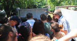 „Românul ar da orice, numai să treacă...“ Majoritatea participanților la sondajul de opinie cred că se adună bani pentru protocol la examenul de Bacalaureat