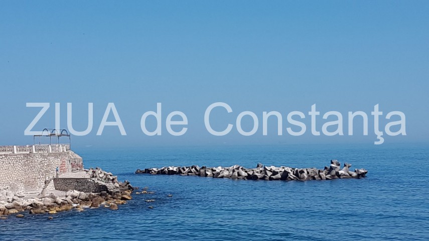 imagini impresionante surprinse pe faleza cazinoului din constanta marea invaluita intr un nor de ceata imagini impresionante surprinse pe faleza cazinoului din constanta marea invaluita intr un nor de ceata