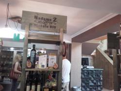 Bere artizanală, pâine fără gluten, uleiuri cu aciditate mică Zeci de produse naturale şi de calitate, la Băcănia Madame Z (galerie foto) 