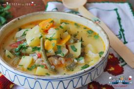 Ciorbă ţărănească de legume (reţetă video)