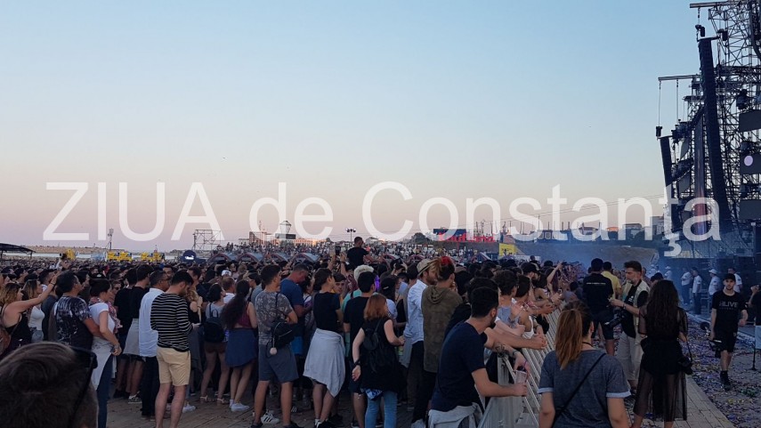 ultima seara a festivalului neversea se anunta una incendiara mii de participanti au ales sa se distreze ultima seara a festivalului neversea se anunta una incendiara mii de participanti au ales sa se distreze