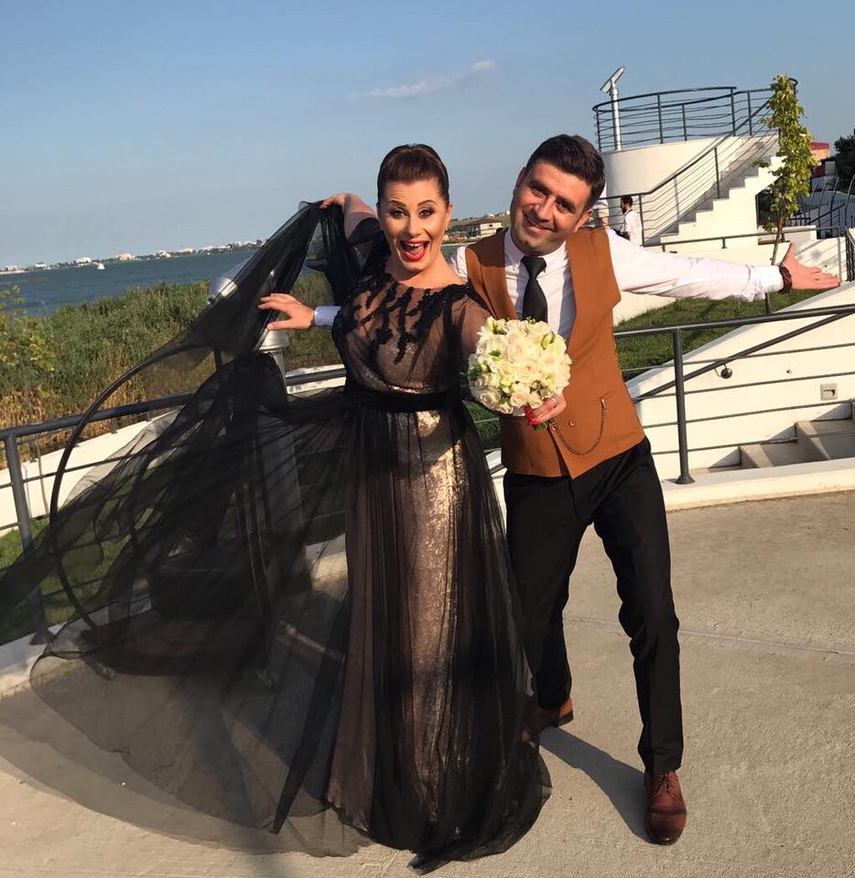 mirele a fost junior al fc farul actorul si interpretul hari gromosteanu l a cununat pe fostul fotbalist mirele a fost junior al fc farul actorul si interpretul hari gromosteanu l a cununat pe fostul fotbalist