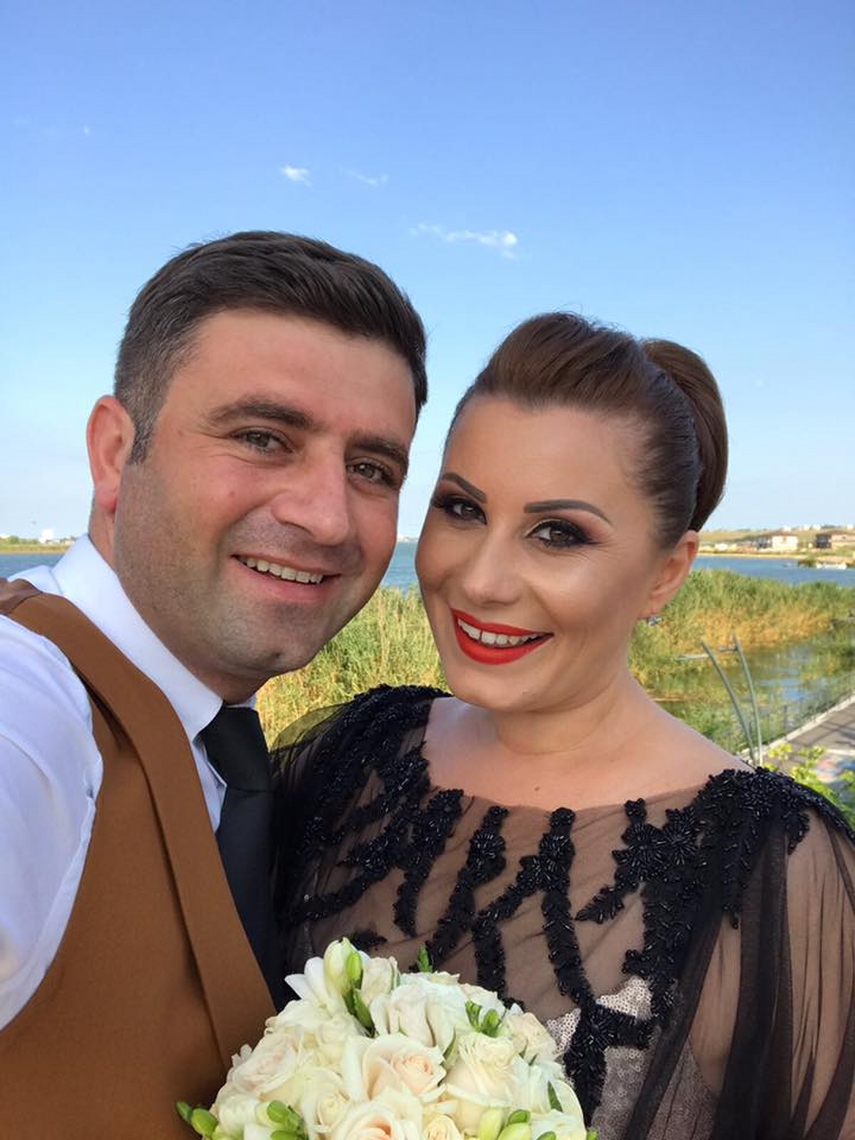 mirele a fost junior al fc farul actorul si interpretul hari gromosteanu l a cununat pe fostul fotbalist mirele a fost junior al fc farul actorul si interpretul hari gromosteanu l a cununat pe fostul fotbalist