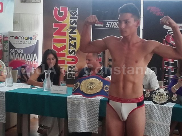 luptatorii care se vor evolua la mamaia la gala legendele marii negre s au infruntat la proba cantarului luptatorii care se vor evolua la mamaia la gala legendele marii negre s au infruntat la proba cantarului