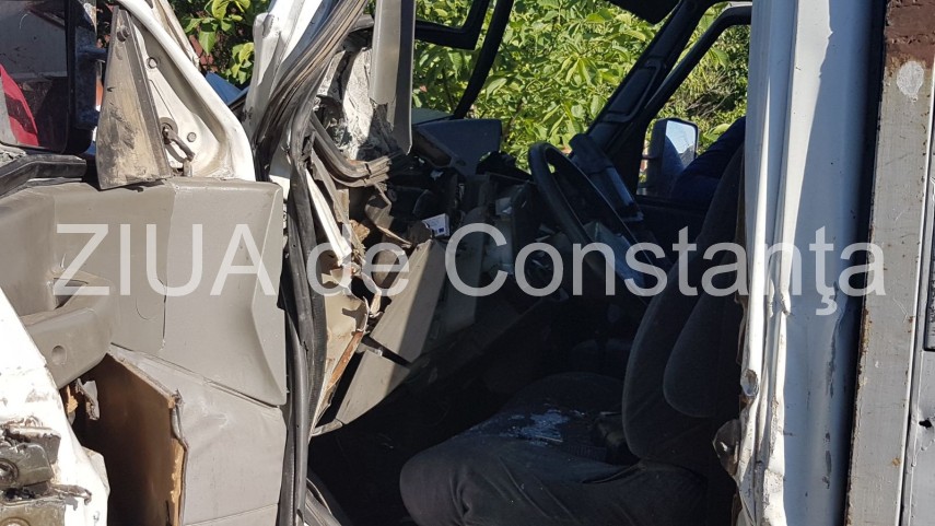 accident rutier in localitatea faclia judetul constanta o victima este incarcerata 634845 accident rutier in localitatea faclia judetul constanta o victima este incarcerata 634845