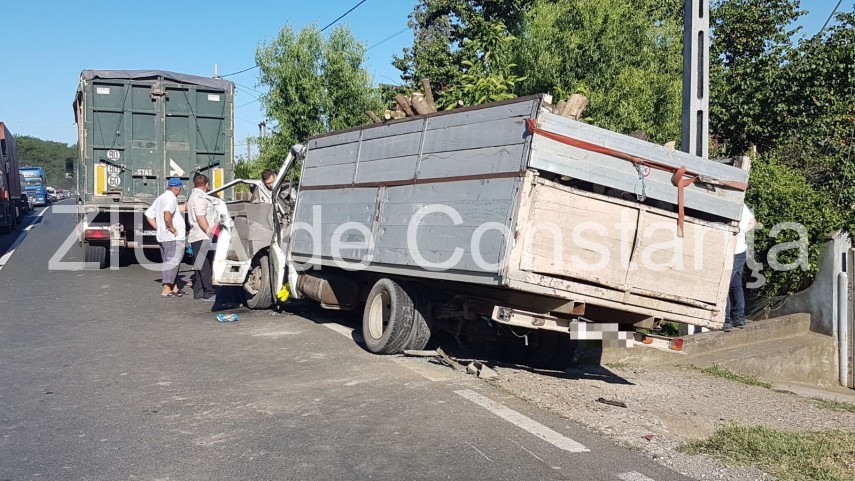 accident rutier in localitatea faclia judetul constanta o victima este incarcerata 634845 accident rutier in localitatea faclia judetul constanta o victima este incarcerata 634845