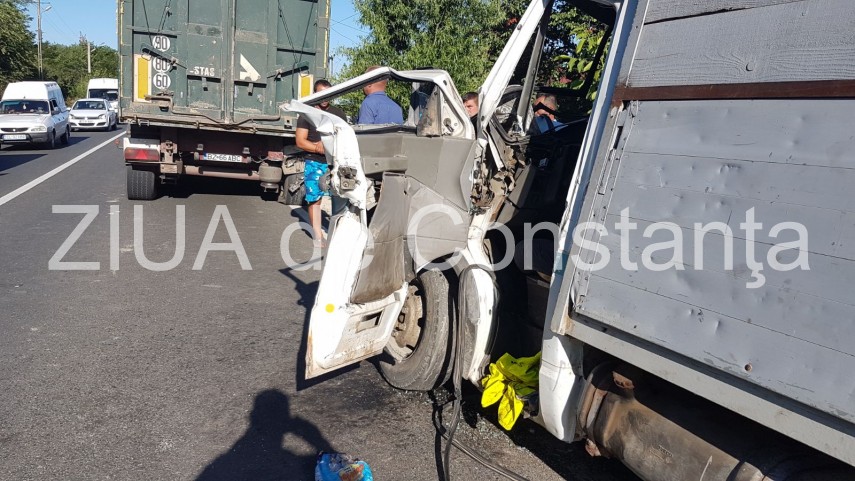 accident rutier in localitatea faclia judetul constanta o victima este incarcerata 634845 accident rutier in localitatea faclia judetul constanta o victima este incarcerata 634845