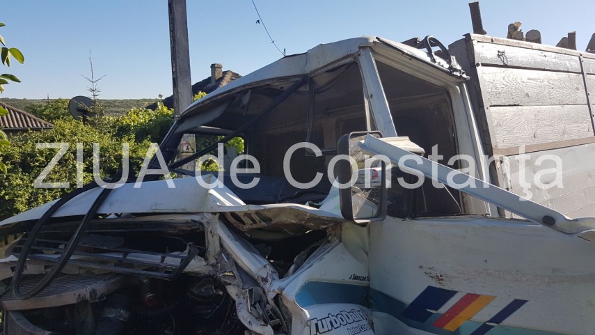 accident rutier in localitatea faclia judetul constanta o victima este incarcerata 634845 accident rutier in localitatea faclia judetul constanta o victima este incarcerata 634845