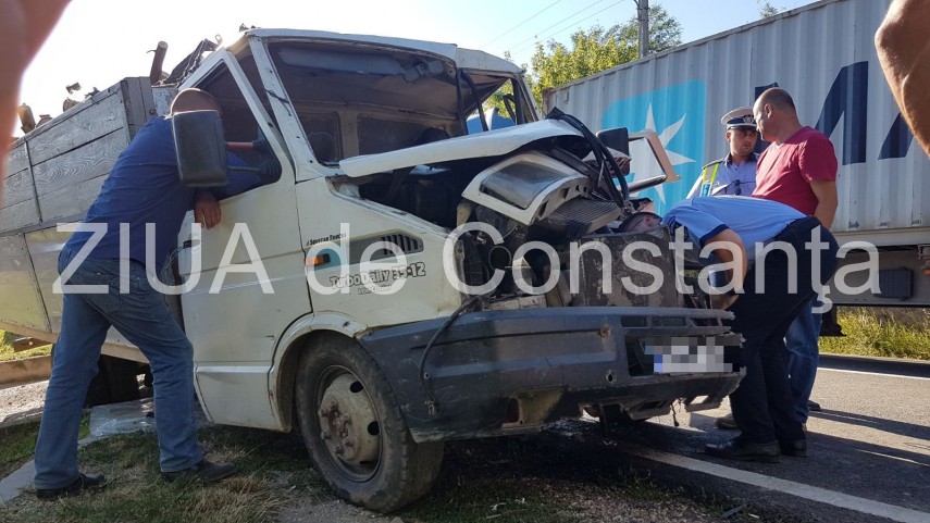 accident rutier in localitatea faclia judetul constanta o victima este incarcerata 634845 accident rutier in localitatea faclia judetul constanta o victima este incarcerata 634845