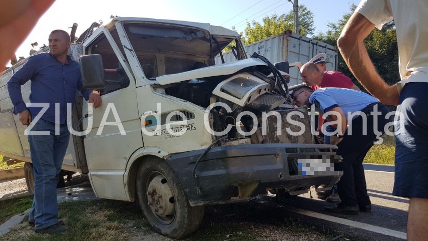 accident rutier in localitatea faclia judetul constanta o victima este incarcerata 634845 accident rutier in localitatea faclia judetul constanta o victima este incarcerata 634845