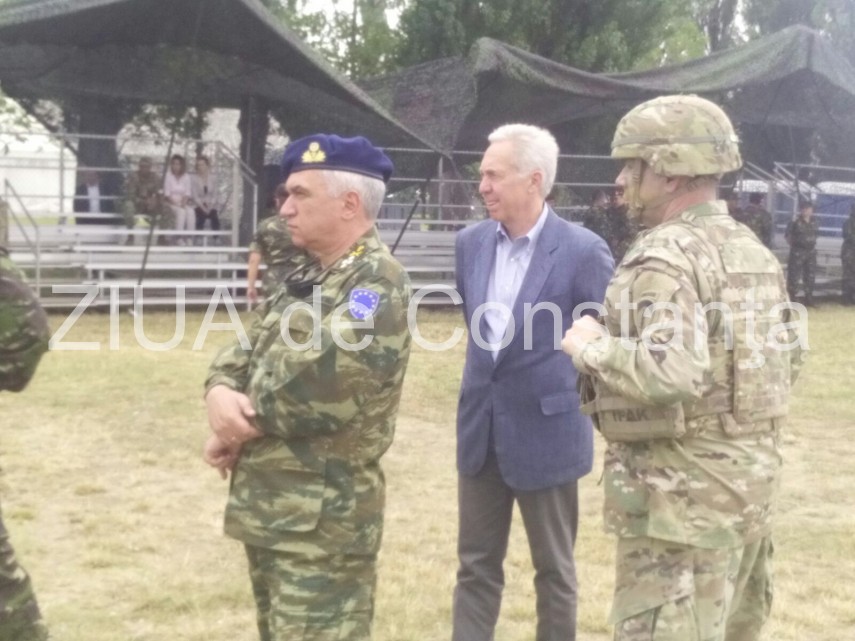 ministrul apararii este la baza de la mihail kogalniceanu insotit de ambasadorul hans klemm cine mai ministrul apararii este la baza de la mihail kogalniceanu insotit de ambasadorul hans klemm cine mai
