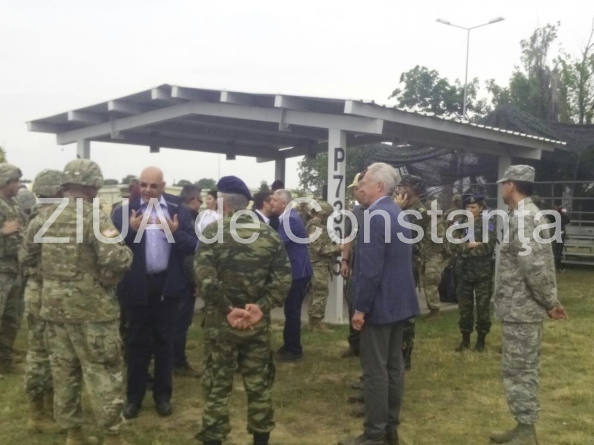 ministrul apararii este la baza de la mihail kogalniceanu insotit de ambasadorul hans klemm cine mai ministrul apararii este la baza de la mihail kogalniceanu insotit de ambasadorul hans klemm cine mai