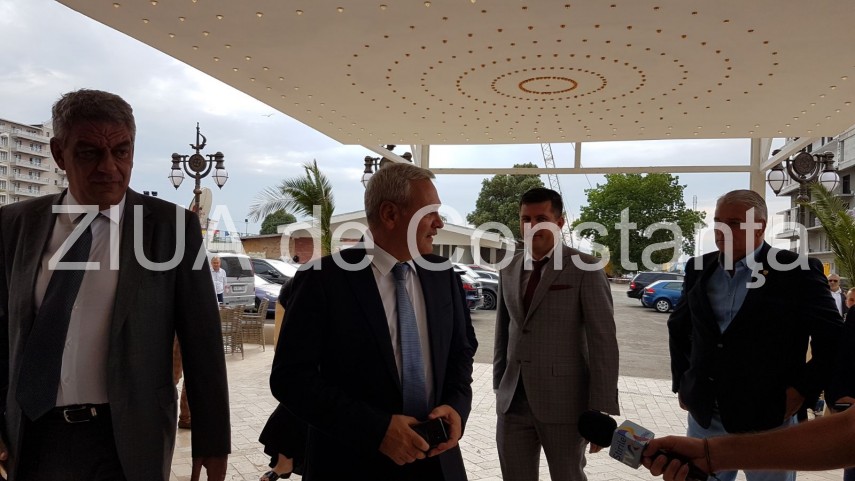 premierul mihai tudose vine la mamaia participa la inaugurarea hotelului phoenicia royal 635029 premierul mihai tudose vine la mamaia participa la inaugurarea hotelului phoenicia royal 635029