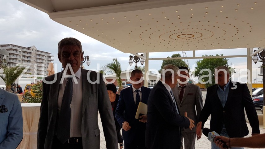 premierul mihai tudose vine la mamaia participa la inaugurarea hotelului phoenicia royal 635029 premierul mihai tudose vine la mamaia participa la inaugurarea hotelului phoenicia royal 635029