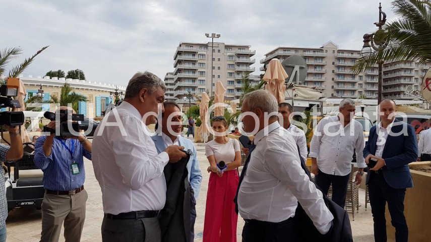 premierul mihai tudose vine la mamaia participa la inaugurarea hotelului phoenicia royal 635029 premierul mihai tudose vine la mamaia participa la inaugurarea hotelului phoenicia royal 635029