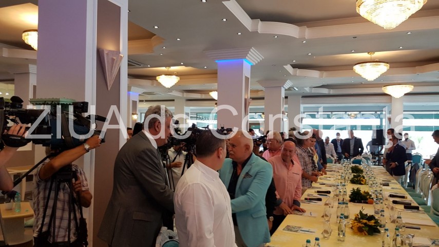 premierul mihai tudose vine la mamaia participa la inaugurarea hotelului phoenicia royal 635029 premierul mihai tudose vine la mamaia participa la inaugurarea hotelului phoenicia royal 635029