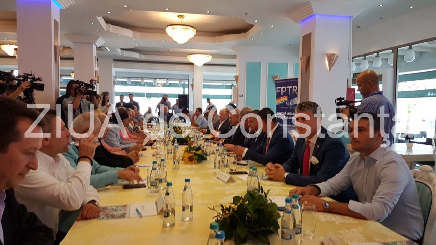 premierul mihai tudose vine la mamaia participa la inaugurarea hotelului phoenicia royal 635029 premierul mihai tudose vine la mamaia participa la inaugurarea hotelului phoenicia royal 635029