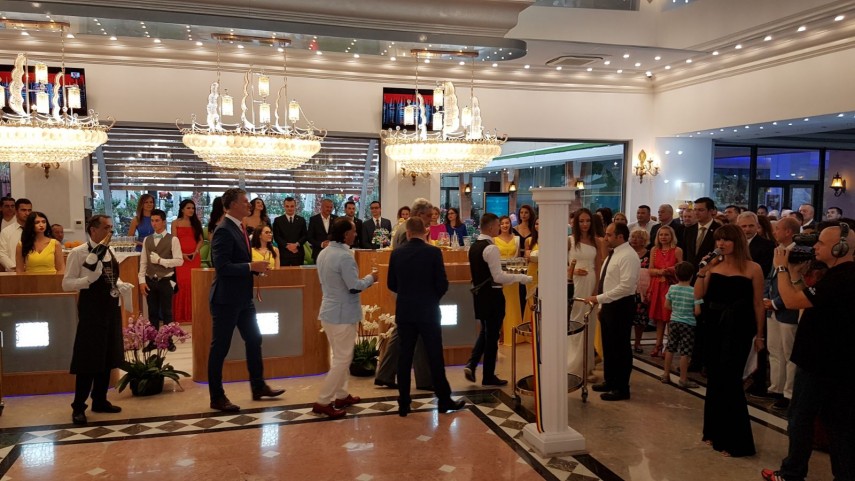 premierul mihai tudose vine la mamaia participa la inaugurarea hotelului phoenicia royal 635029 premierul mihai tudose vine la mamaia participa la inaugurarea hotelului phoenicia royal 635029