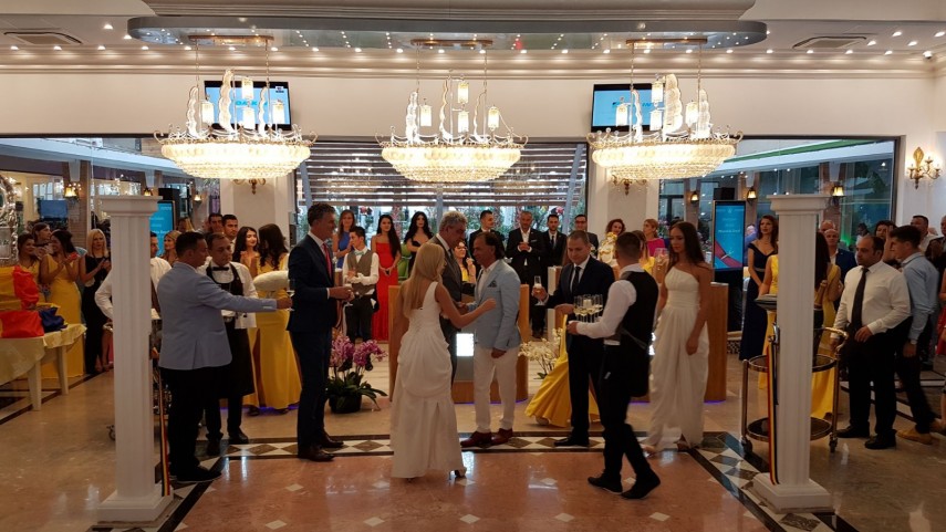 premierul mihai tudose vine la mamaia participa la inaugurarea hotelului phoenicia royal 635029 premierul mihai tudose vine la mamaia participa la inaugurarea hotelului phoenicia royal 635029