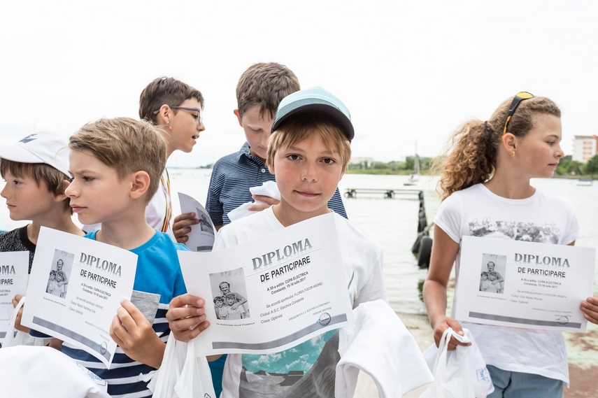 constantenii s au intrecut la competitiile de yachting de pe lacul siutghiol galerie foto 635050 constantenii s au intrecut la competitiile de yachting de pe lacul siutghiol galerie foto 635050