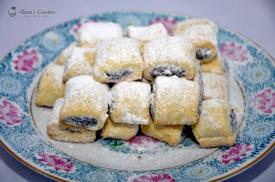 Cornuleţe cu cremă de nucă