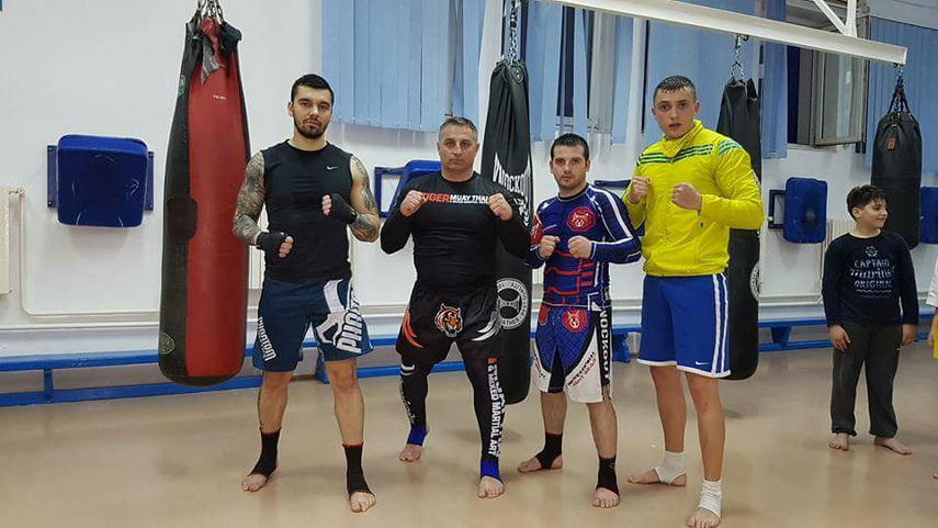 ma numesc maya maria si va salut pe toti antrenorul marius burlacu de la oyama karate tata pentru a doua ma numesc maya maria si va salut pe toti antrenorul marius burlacu de la oyama karate tata pentru a doua