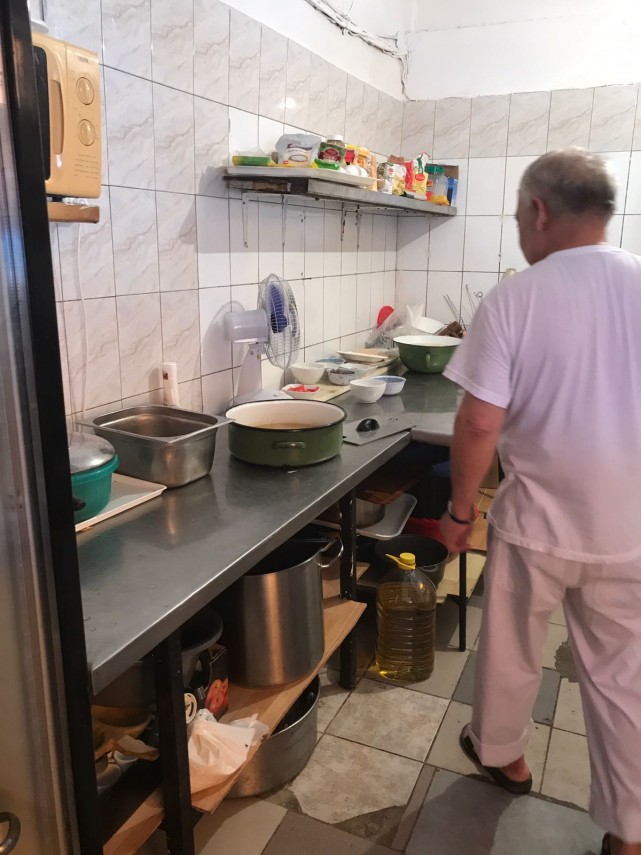 control al comisarilor cjpc constanta la o terasa din eforie sud mizerie de nedescris atat in bucatarie control al comisarilor cjpc constanta la o terasa din eforie sud mizerie de nedescris atat in bucatarie