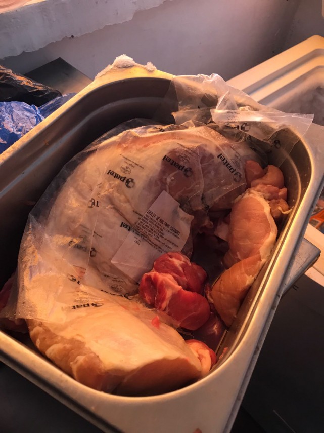 control al comisarilor cjpc constanta la o terasa din eforie sud mizerie de nedescris atat in bucatarie control al comisarilor cjpc constanta la o terasa din eforie sud mizerie de nedescris atat in bucatarie