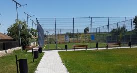 Proiect realizat cu finanţare proprie Teren de sport nou pentru comunitatea din Grădina 