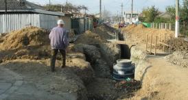 Cu fonduri de la MDRAPFE În cinci sate ale comunei Pantelimon se lucrează la reţeaua de alimentare cu apă şi canalizare 