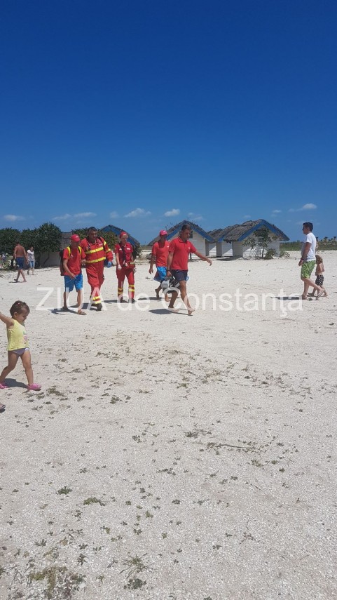 fetita in pericol de inec intr o piscina in gura portitei 635769 fetita in pericol de inec intr o piscina in gura portitei 635769