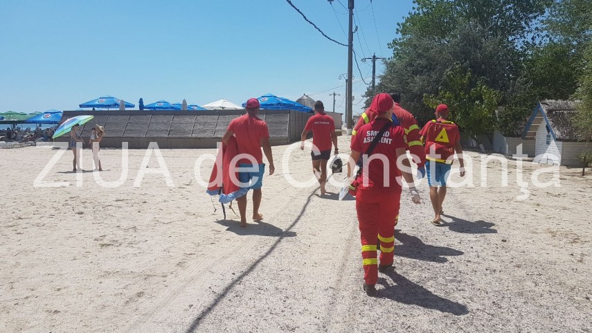 fetita in pericol de inec intr o piscina in gura portitei 635769 fetita in pericol de inec intr o piscina in gura portitei 635769