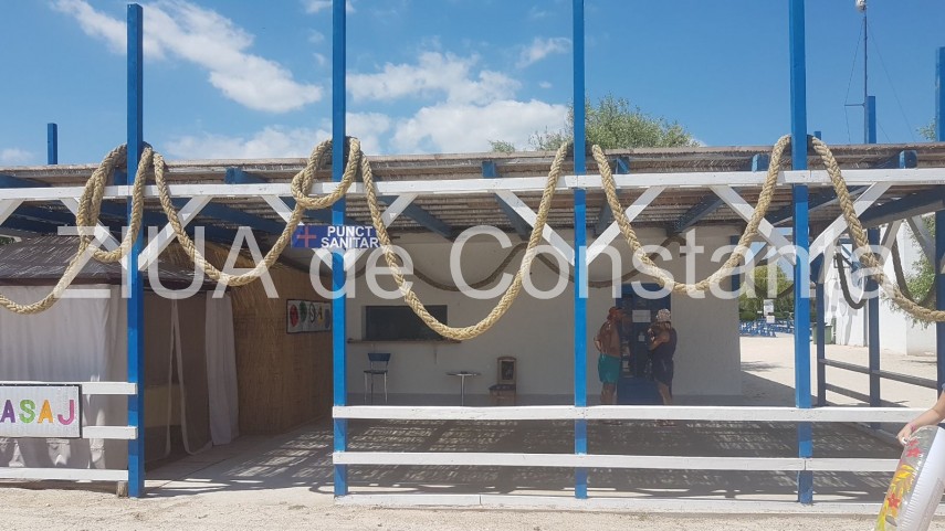 fetita in pericol de inec intr o piscina in gura portitei 635769 fetita in pericol de inec intr o piscina in gura portitei 635769