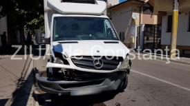 Carambol rutier pe strada Mihai Viteazu. Trei autoturisme implicate (galerie foto) 