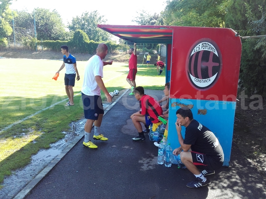 grigoras a urmarit la meci lotul ssc farul noua nume noi in timpul partidei cu acs performer au sunat grigoras a urmarit la meci lotul ssc farul noua nume noi in timpul partidei cu acs performer au sunat