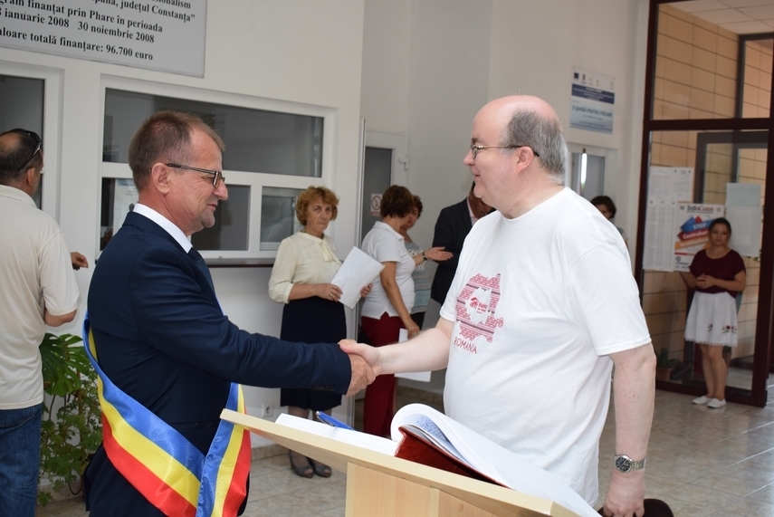 primaria cumpana vizitata de ambasadorul regatului unit al marii britanii si irlandei de nord paul brummell