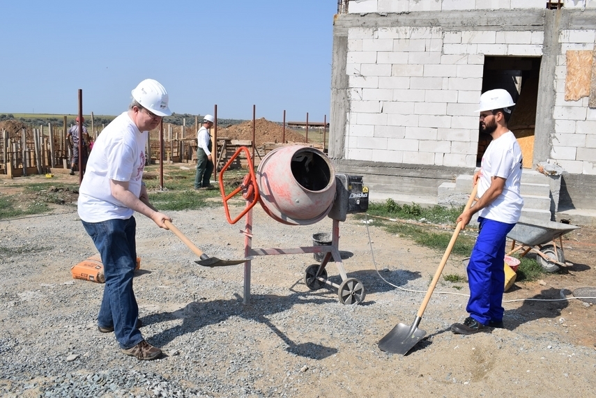 primaria cumpana vizitata de ambasadorul regatului unit al marii britanii si irlandei de nord paul brummell