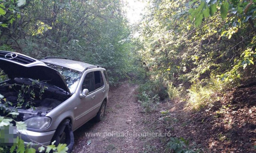 constanta doua masini pline cu migranti au trecut ilegal frontiera dintre bulgaria si romania politistii constanta doua masini pline cu migranti au trecut ilegal frontiera dintre bulgaria si romania politistii