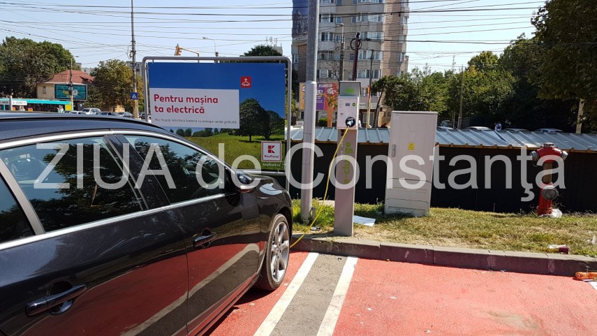 imagini cum intalnesti foarte rar in constanta un volvo v60 d6 awd alimentat cu energie electrica in imagini cum intalnesti foarte rar in constanta un volvo v60 d6 awd alimentat cu energie electrica in