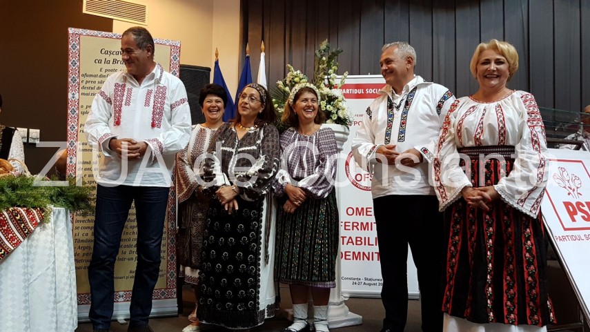 dragnea face o degustare de palinca direct din sticla galerie foto 637484 dragnea face o degustare de palinca direct din sticla galerie foto 637484