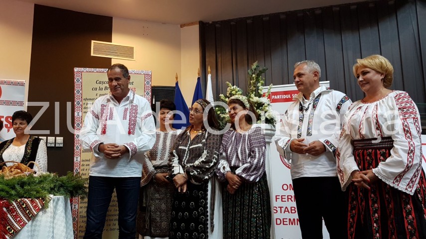 dragnea face o degustare de palinca direct din sticla galerie foto 637484 dragnea face o degustare de palinca direct din sticla galerie foto 637484