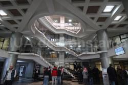 Tânără condamnată pentru proxenetism, eliberată de Tribunalul Constanţa pentru a-şi creşte băieţelul