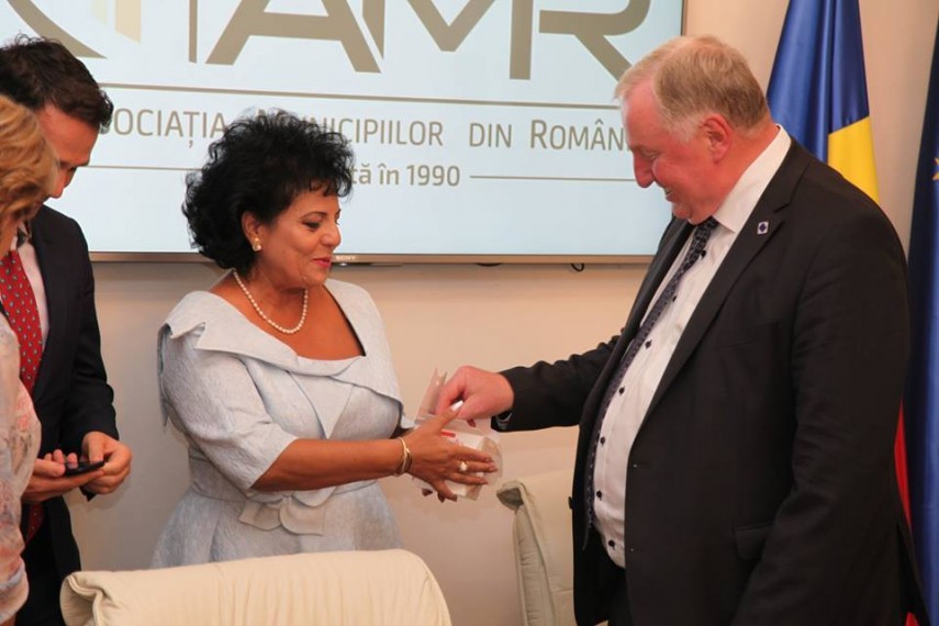 primarul comunei cumpana mariana gaju a participat la o intalnire cu membrii delegatiei romaniei la cor primarul comunei cumpana mariana gaju a participat la o intalnire cu membrii delegatiei romaniei la cor