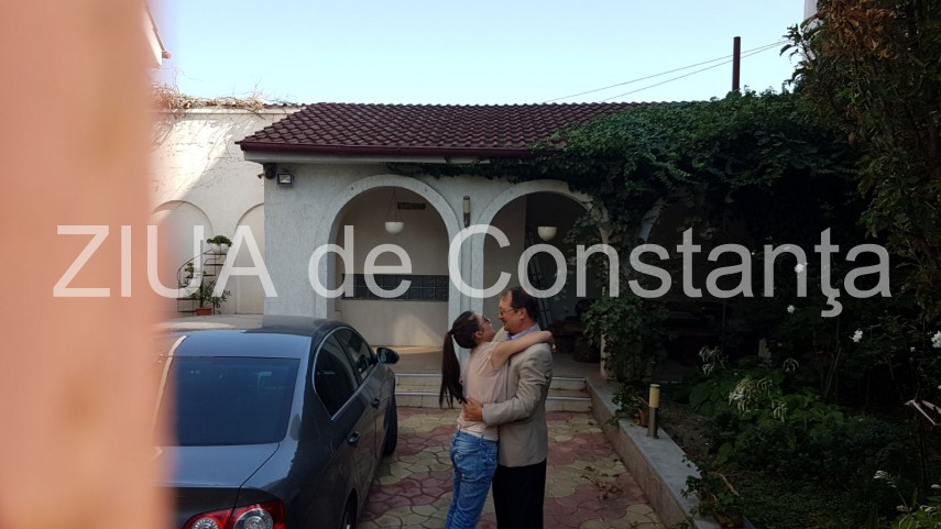 revedere emotionanta in curtea lui mircea basescu cu cine s a sarutat si strans indelung in brate galerie revedere emotionanta in curtea lui mircea basescu cu cine s a sarutat si strans indelung in brate galerie